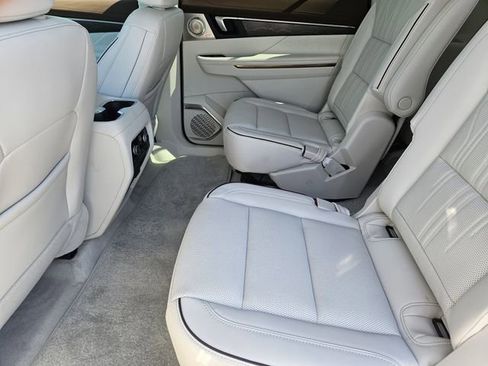 New 2026 Buick Enclave Avenir w/ Super Cruise Package FWD image 19