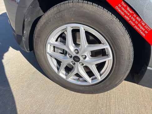 Used 2024 Ford Edge SEL image 9