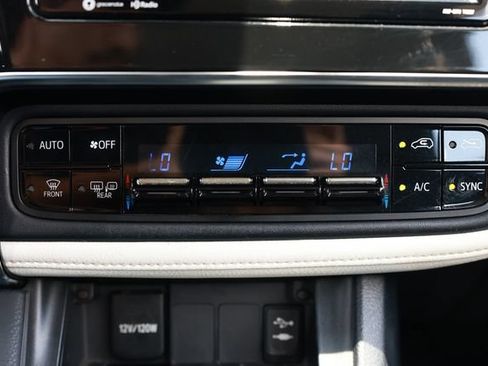 Used 2017 Toyota Corolla iM FWD image 34