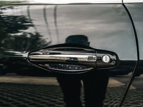 Used 2017 Bentley Continental GT image 18