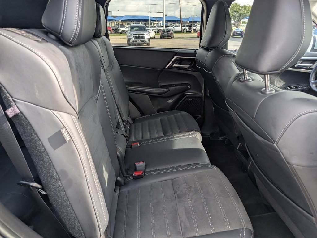 Used 2025 Mitsubishi Outlander SE AWD/4WD image 31