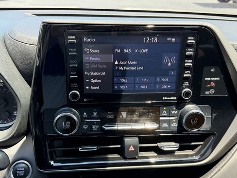 Used 2021 Toyota Highlander L FWD image 18