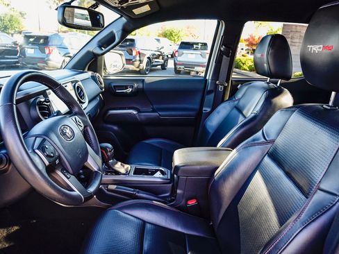 Used 2017 Toyota Tacoma TRD Pro image 18