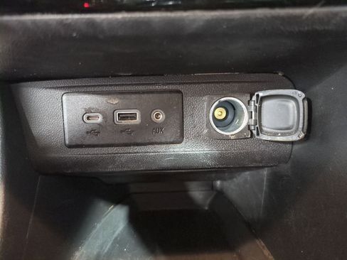 Used 2022 Buick Encore GX Select w/ Sport Touring Package image 39