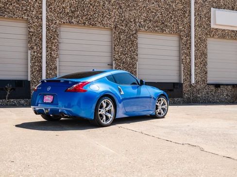 Used 2010 Nissan 370Z Touring w/ Sport Pkg RWD image 21