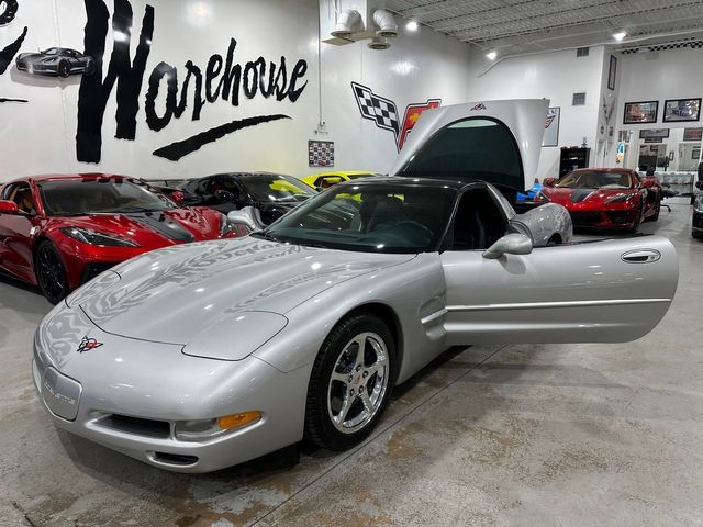 Used 2004 Chevrolet Corvette Coupe w/ Preferred Equipment Group RWD image 28