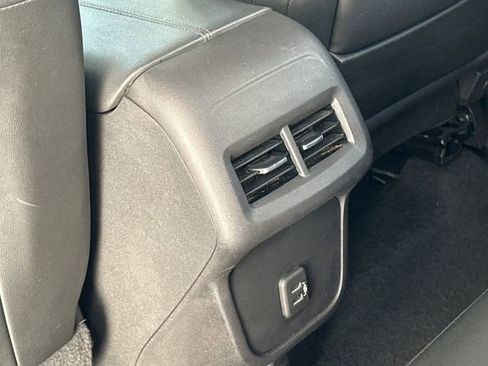 Used 2024 GMC Terrain SLT image 14