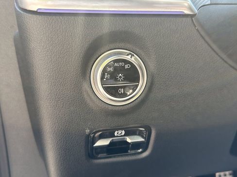 Certified 2025 Mercedes-Benz CLE 300 4MATIC Coupe image 31