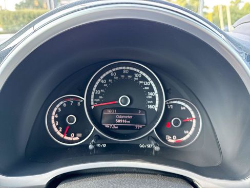 Used 2013 Volkswagen Beetle 2.0T FWD image 7