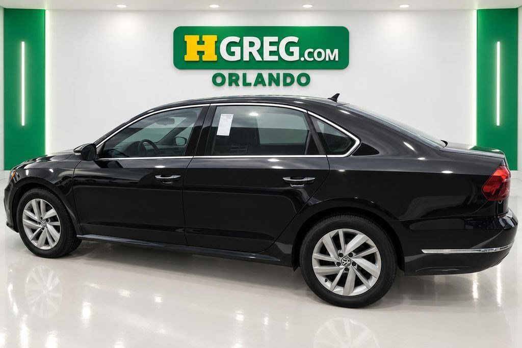 Used 2018 Volkswagen Passat 2.0T SE FWD image 2