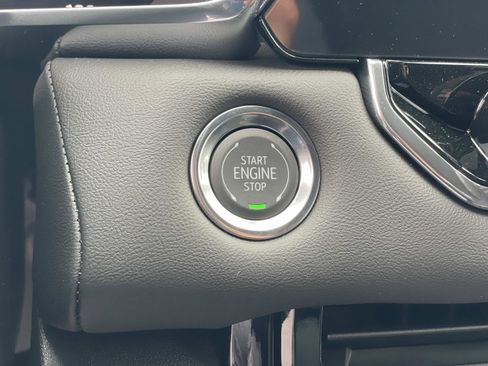 New 2026 GMC Canyon Elevation image 18