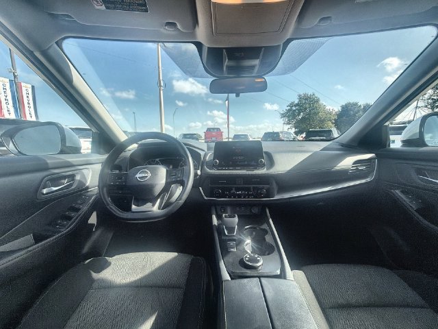 Used 2025 Nissan Rogue SV AWD/4WD image 19