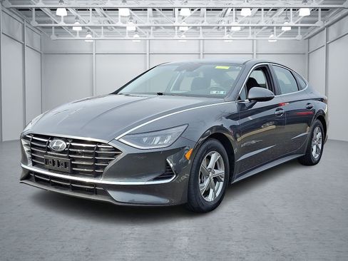 Certified 2023 Hyundai Sonata SE w/ Cargo Package image 3
