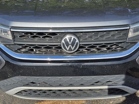 Used 2022 Volkswagen Taos S image 3