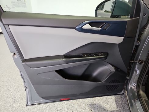 Certified 2023 Volkswagen Taos SE w/ Panoramic Sunroof Package FWD image 37