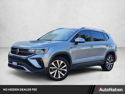 Used 2023 Volkswagen Taos SE w/ Panoramic Sunroof Package