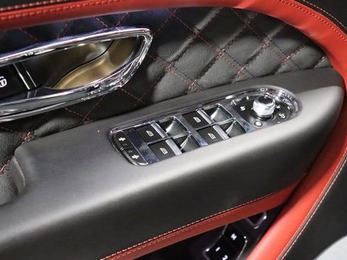 Used 2021 Bentley Bentayga Speed AWD/4WD image 28