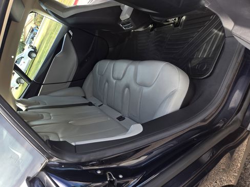 Used 2013 Tesla Model S image 21