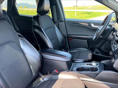 Used 2025 Ford Escape ST-Line Select AWD/4WD image 7