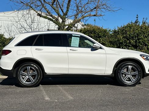 Certified 2022 Mercedes-Benz GLC 300 4MATIC image 2
