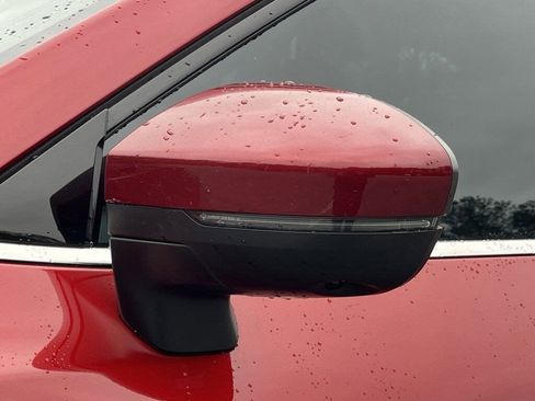 Certified 2025 Nissan Pathfinder SL image 32