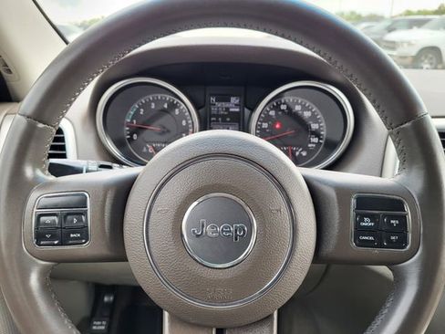 Used 2012 Jeep Grand Cherokee Laredo AWD/4WD image 14