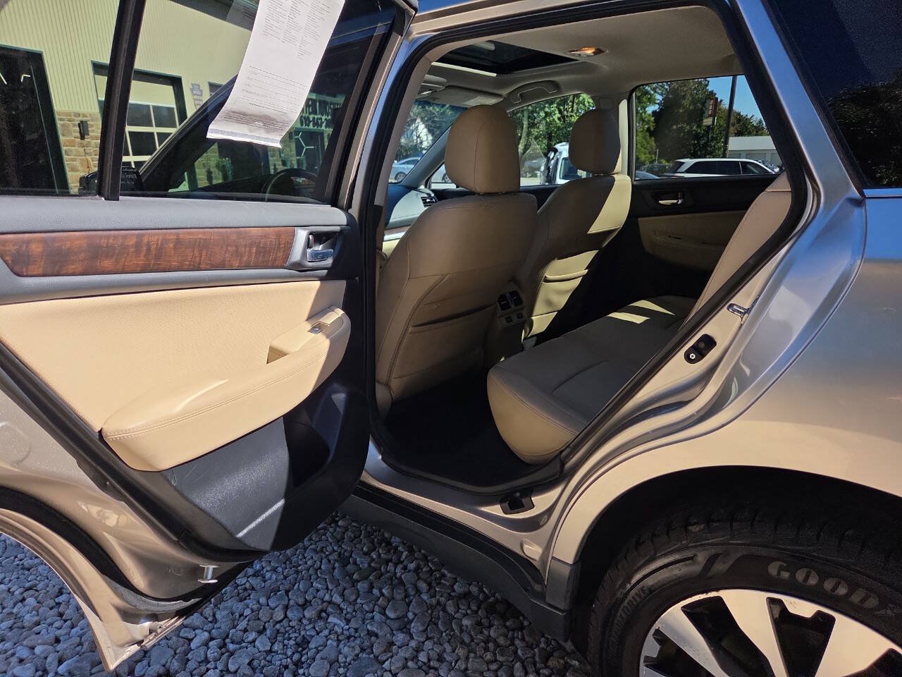 Used 2015 Subaru Outback 2.5i Limited AWD/4WD image 18