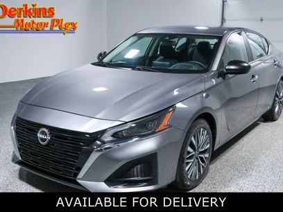 Used 2024 Nissan Altima 2.5 SV