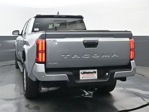Used 2026 Toyota Tacoma SR5 AWD/4WD image 18