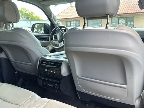 Used 2024 Jeep Wagoneer L Series II w/ Flexible Seating Group RWD image 10