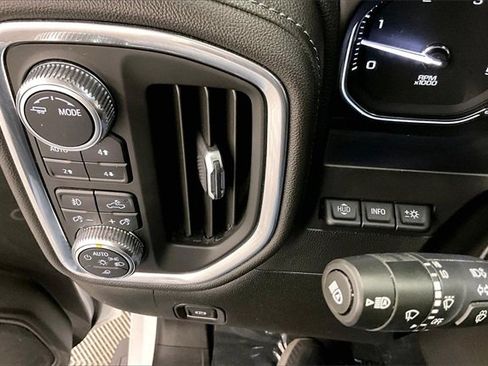 Used 2022 GMC Sierra 3500 Denali w/ Denali Ultimate Package image 35