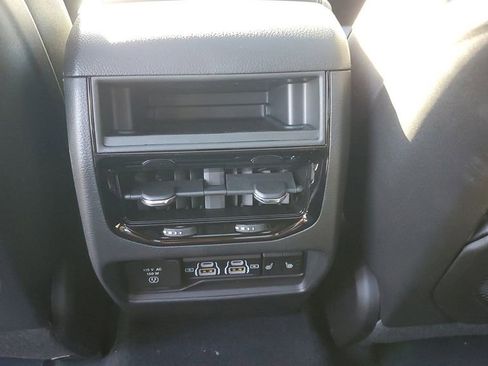 New 2025 Jeep Grand Cherokee Limited image 14