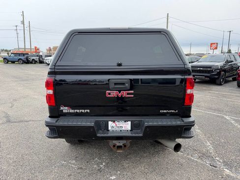 Used 2018 GMC Sierra 2500 Denali AWD/4WD image 4