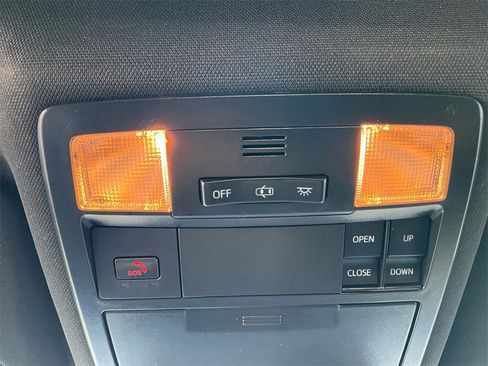 Used 2022 Toyota Tacoma TRD Sport w/ TRD Premium Sport Package image 32