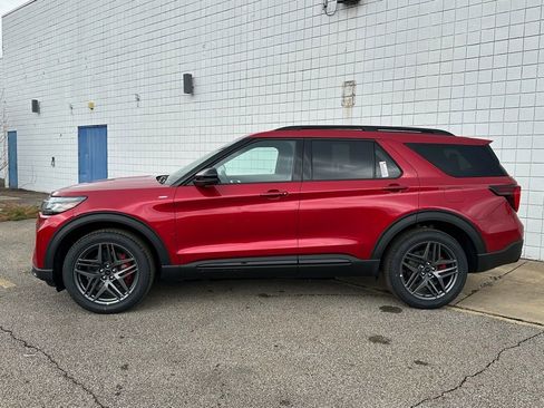 New 2026 Ford Explorer ST-Line w/ ST-Line Street Pack AWD/4WD image 2