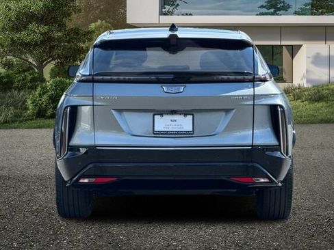 Certified 2025 Cadillac Lyriq Luxury w/ LPO, Floor Liner Package AWD/4WD image 5