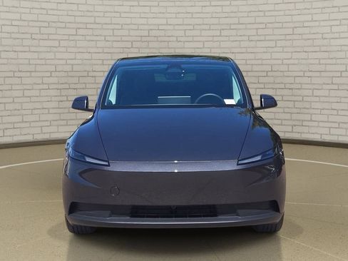 Used 2026 Tesla Model Y 2WD image 2