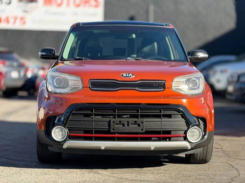 Used 2018 Kia Soul ! w/ Tech Package FWD image 3