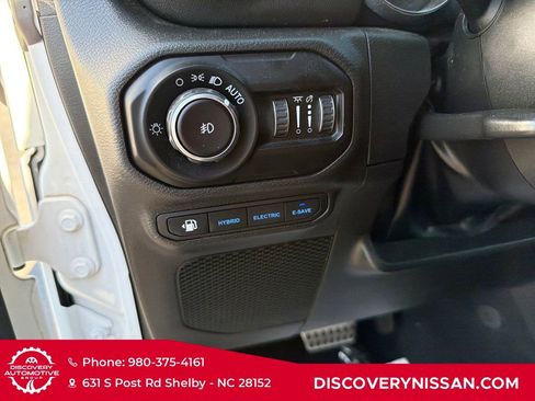 Used 2022 Jeep Wrangler Unlimited Rubicon 4xe w/ Cold Weather Group AWD/4WD image 18
