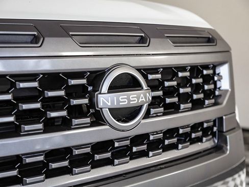 New 2025 Nissan Frontier SV w/ SV Convenience Package image 3