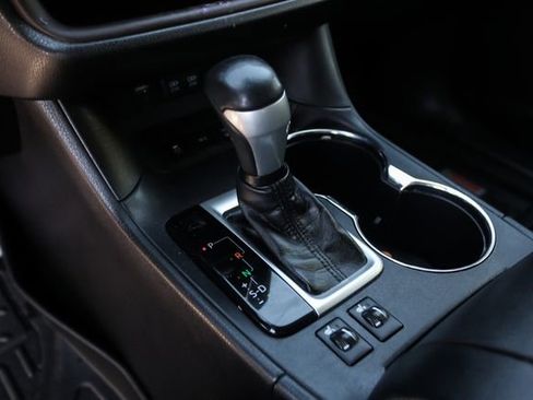 Used 2017 Toyota Highlander XLE image 14