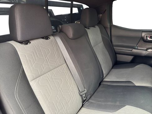 Used 2021 Toyota Tacoma TRD Off-Road w/ Technology Package RWD image 18