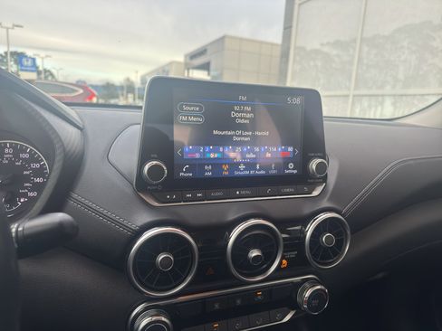 Used 2022 Nissan Sentra SV image 18