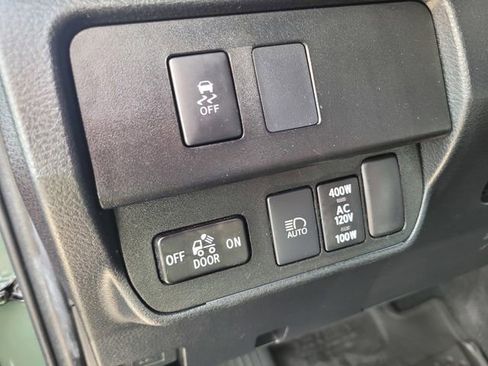 Used 2021 Toyota Tacoma TRD Off-Road w/ TRD Premium Off Road Package image 17