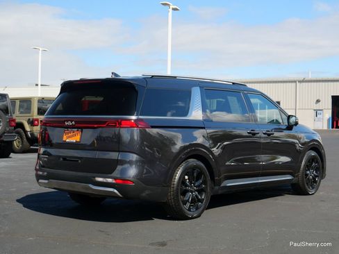 Used 2023 Kia Carnival SX Prestige image 19