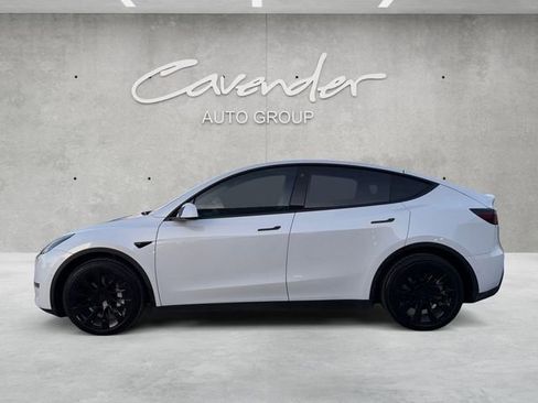Used 2021 Tesla Model Y Long Range image 13