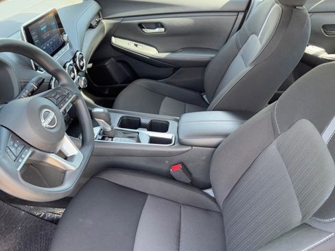 Used 2025 Nissan Sentra SV image 17