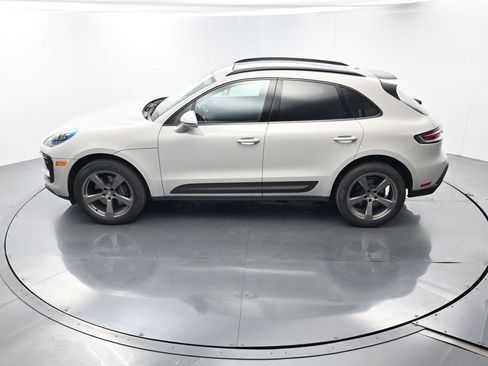 Certified 2025 Porsche Macan AWD/4WD image 36