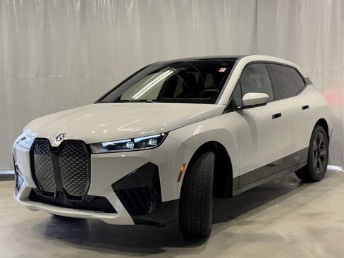 Used 2025 BMW iX xDrive50 w/ Sport Package image 3