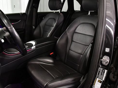 Used 2020 Mercedes-Benz GLC 300 4MATIC image 26
